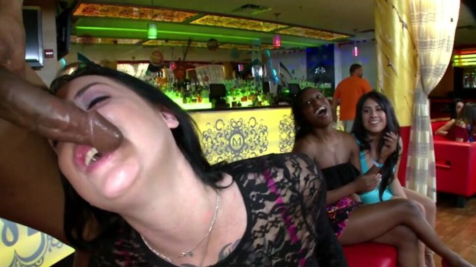 Natural tits sex with stylish Brick Danger from Dancing Bear