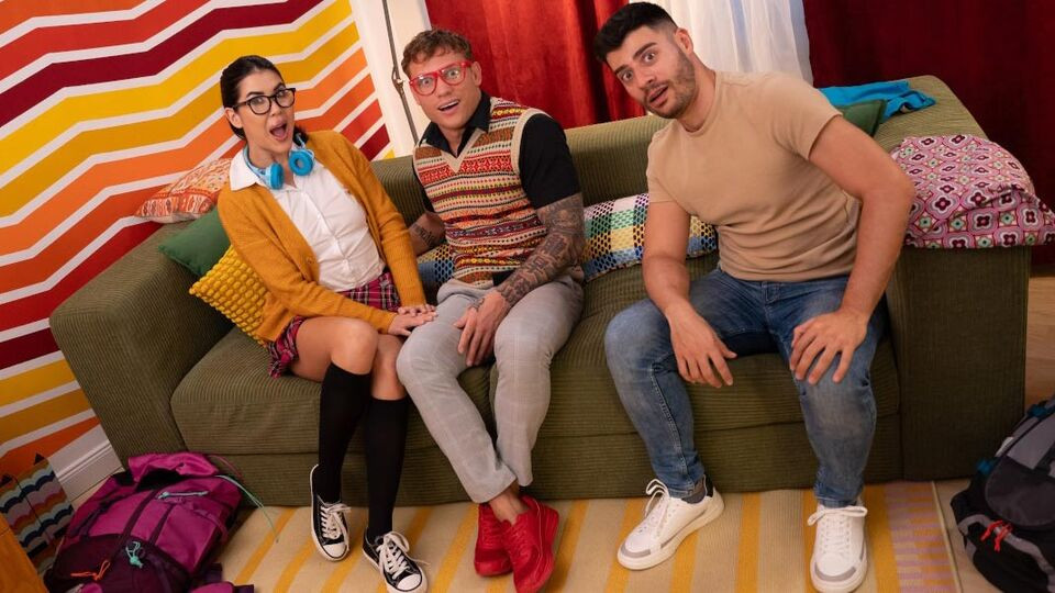 Sweet 3some pound with gorgeous Lady Dee and Liam Salvatore